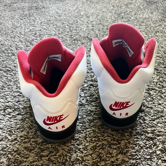 Air Jordan 5 - Picture 4 of 6